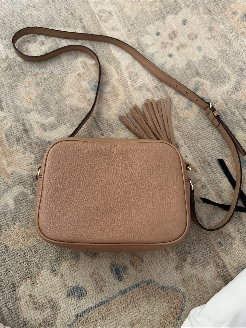 GUCCI
Pebbled Calfskin Small Soho Disco Bag. Rose Beige - Picture 9 of 13